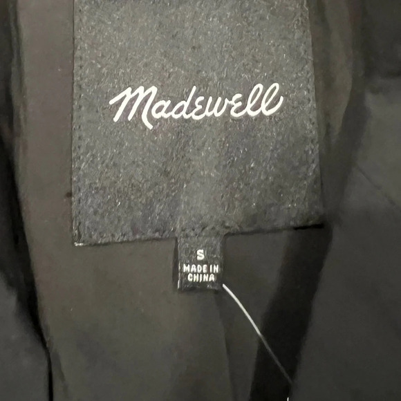 Madewell The Relaxed Blazer in
Softdrape NWT
Size small
Pit to pit 20” - Picture 7 of 9